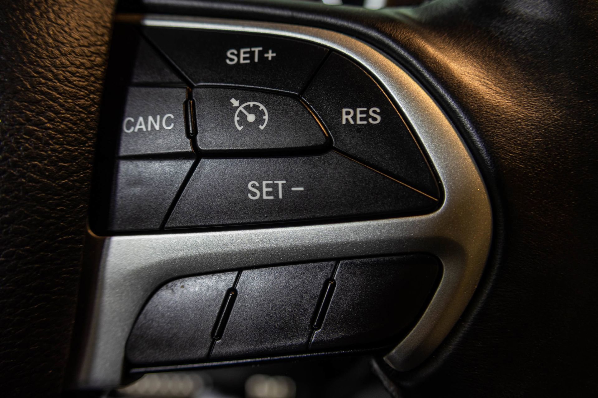 Used 2015 Dodge Challenger R/T Plus RWD image 32