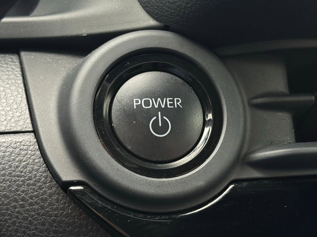 Used 2023 Toyota Crown Limited image 24