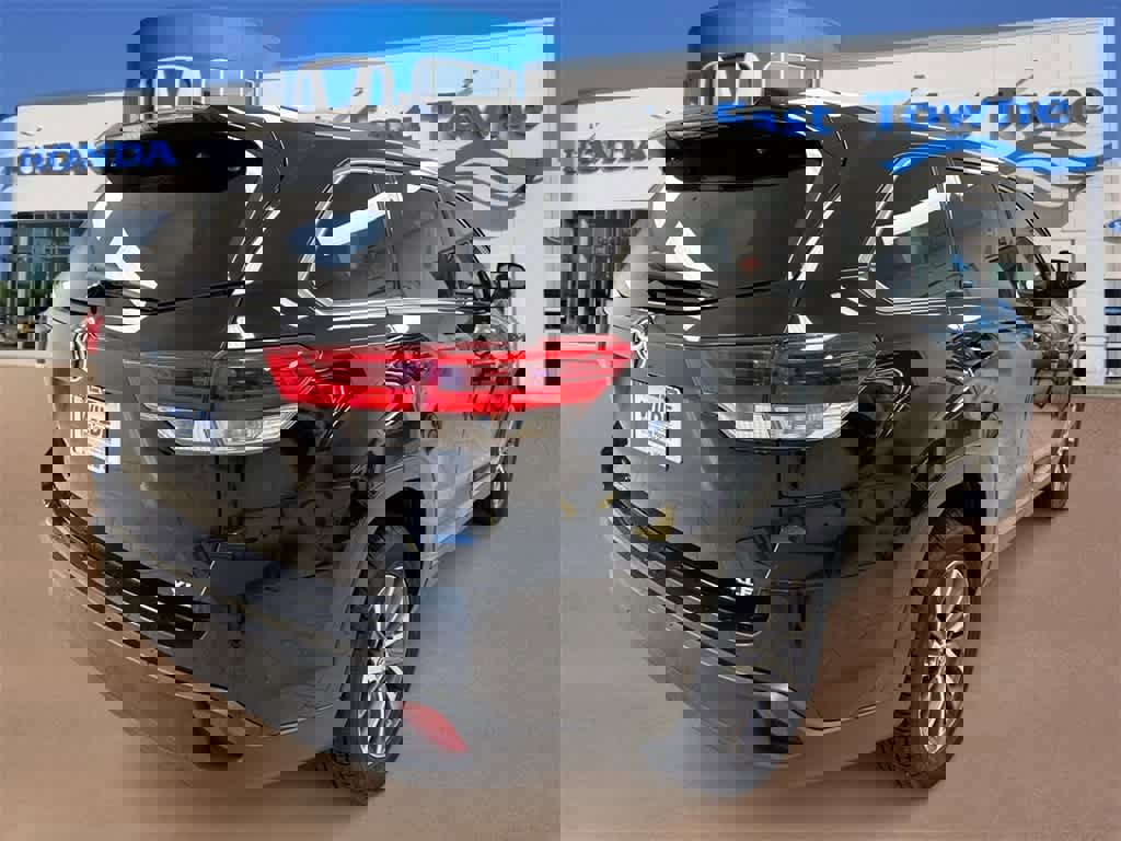 Used 2019 Toyota Highlander XLE image 8