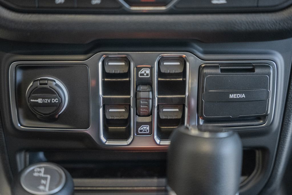 New 2025 Jeep Gladiator Sport image 22