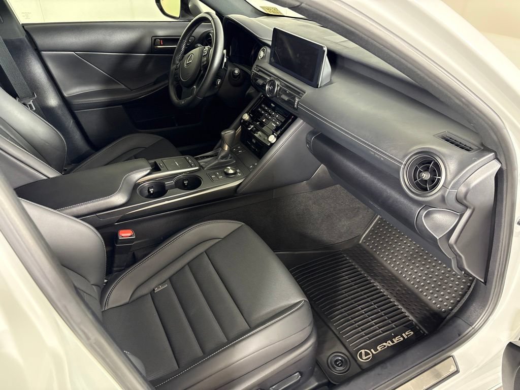Used 2024 Lexus IS 500 RWD image 20