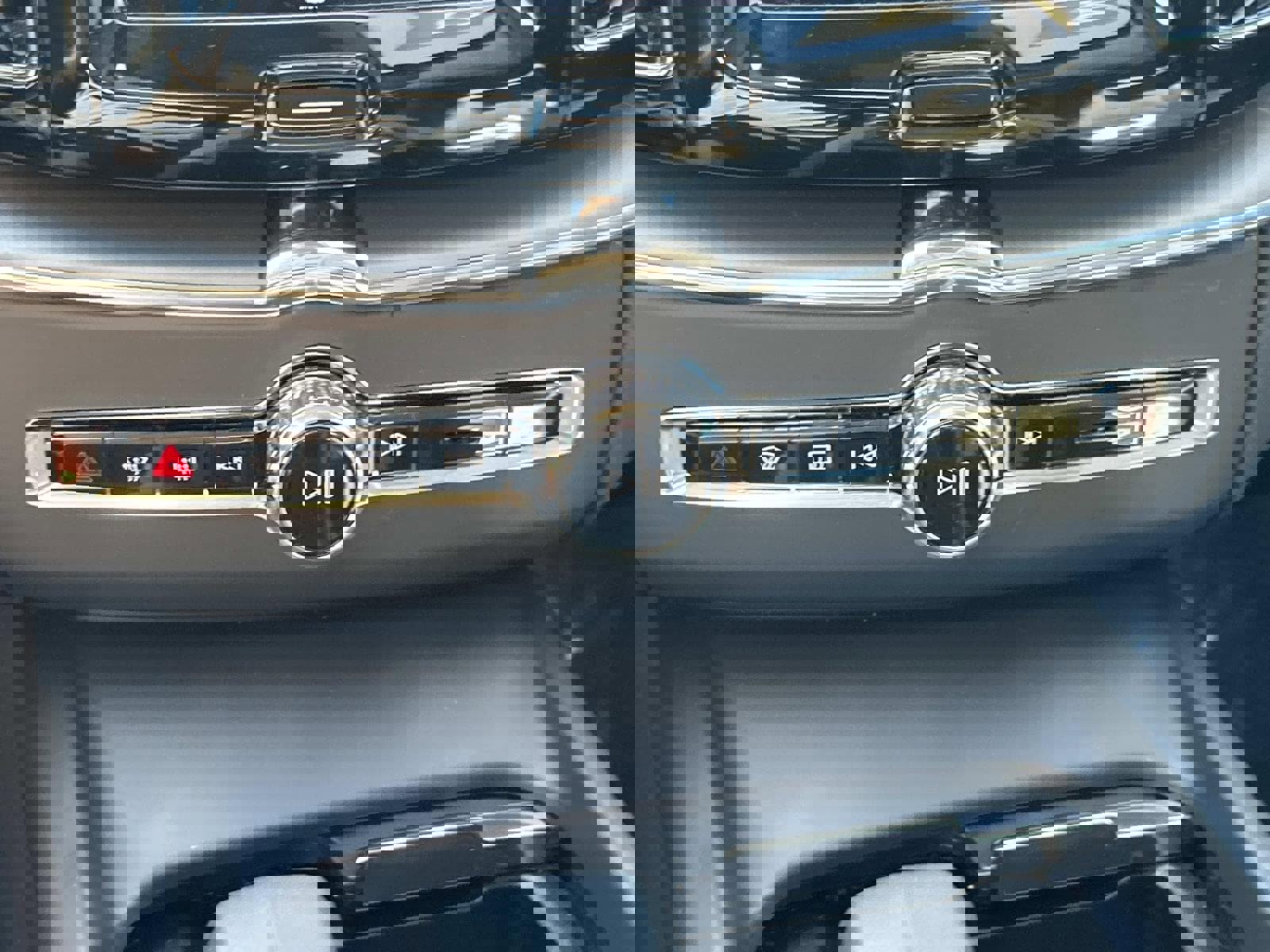 Certified 2024 Volvo XC60 B5 Core w/ Protection Package Premier image 27