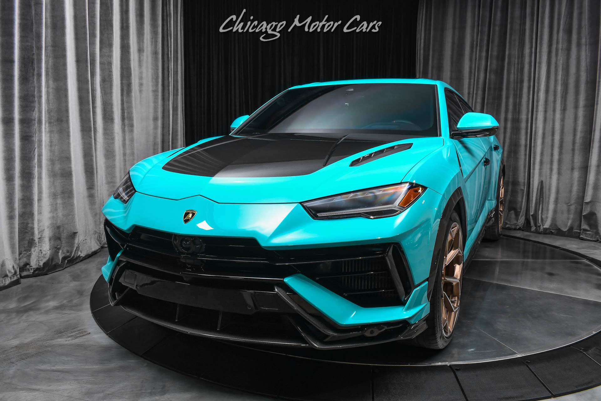 Used 2024 Lamborghini Urus Performante AWD/4WD image 2