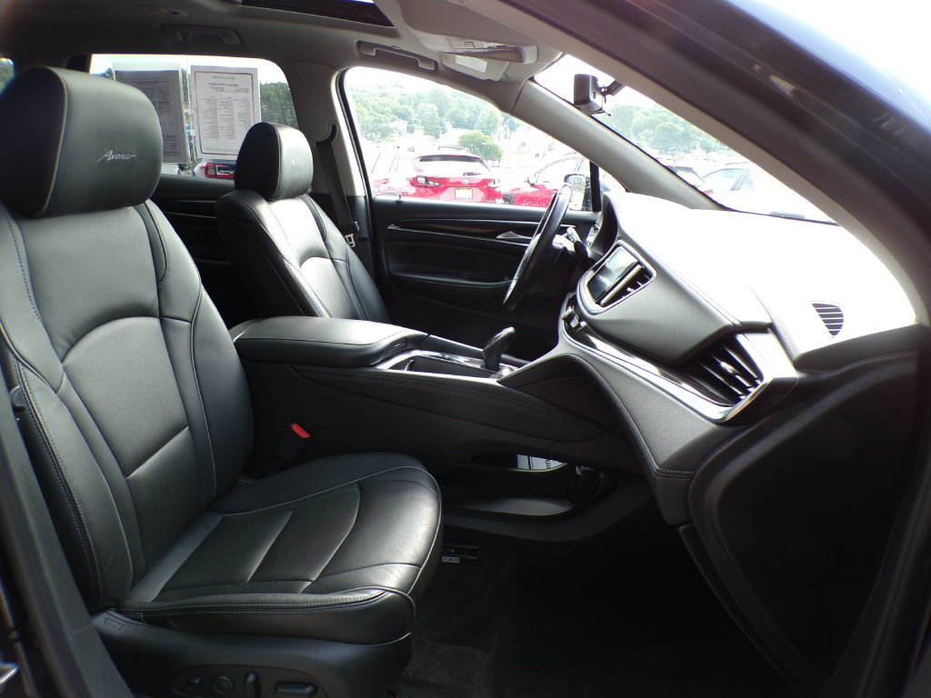 Used 2020 Buick Enclave Avenir w/ Avenir Technology Package AWD/4WD image 15