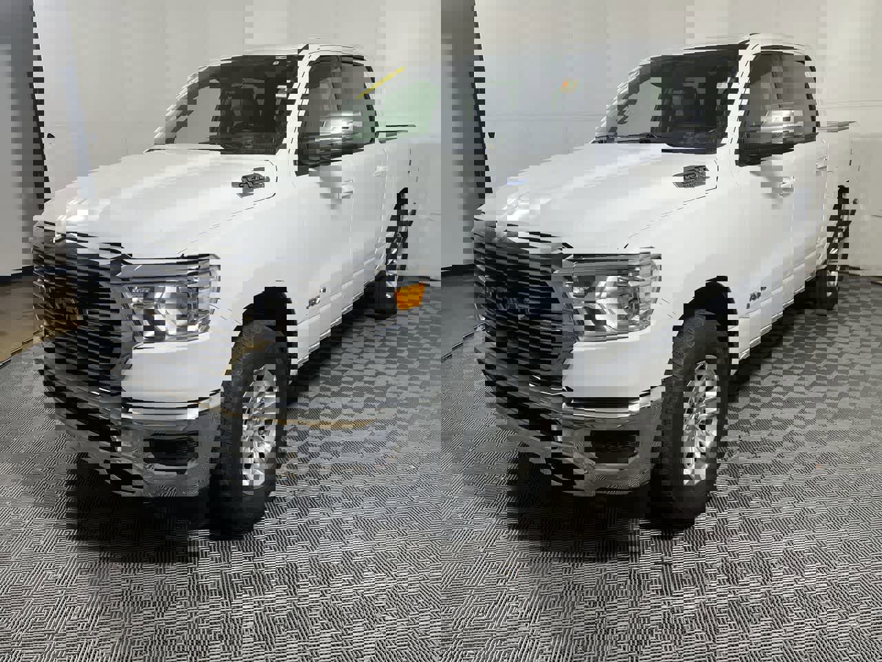 Used 2024 RAM 1500 Laramie image 4