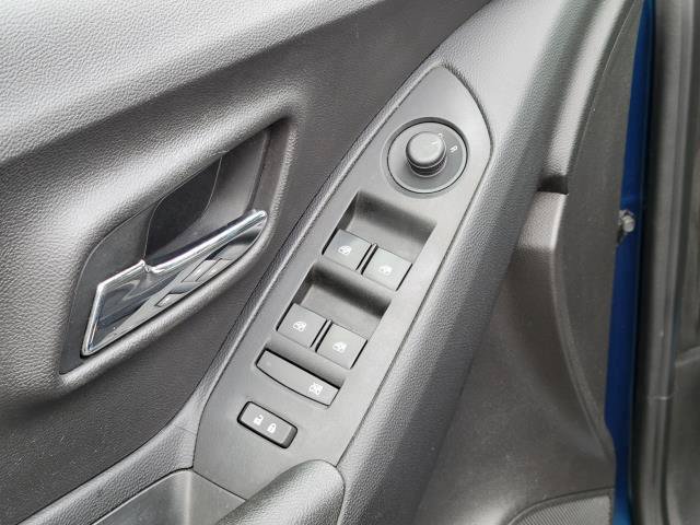 Used 2020 Chevrolet Trax LT FWD image 7