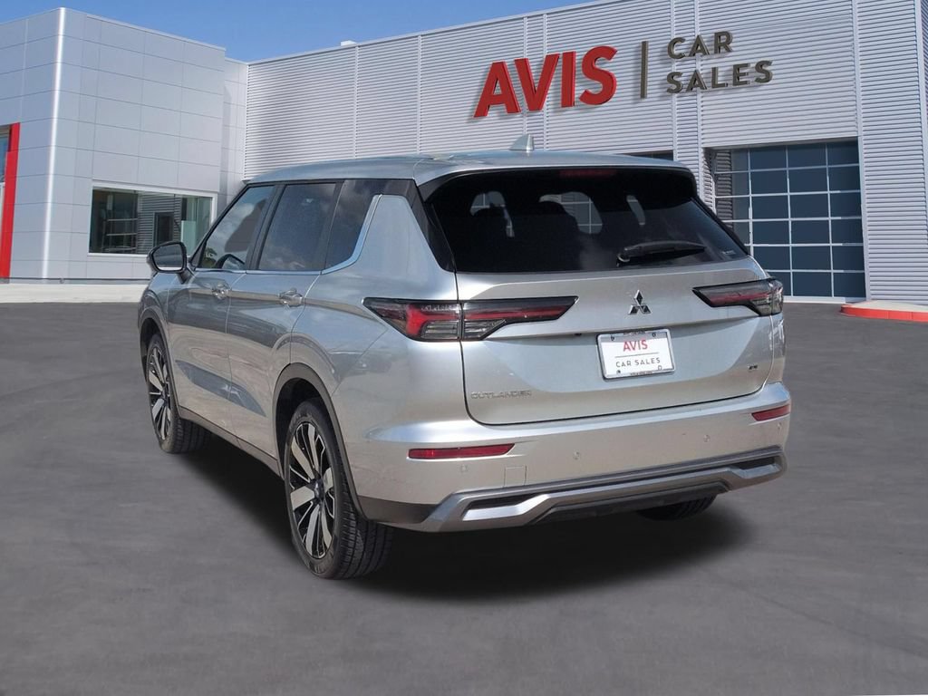 Used 2025 Mitsubishi Outlander SE AWD/4WD image 9