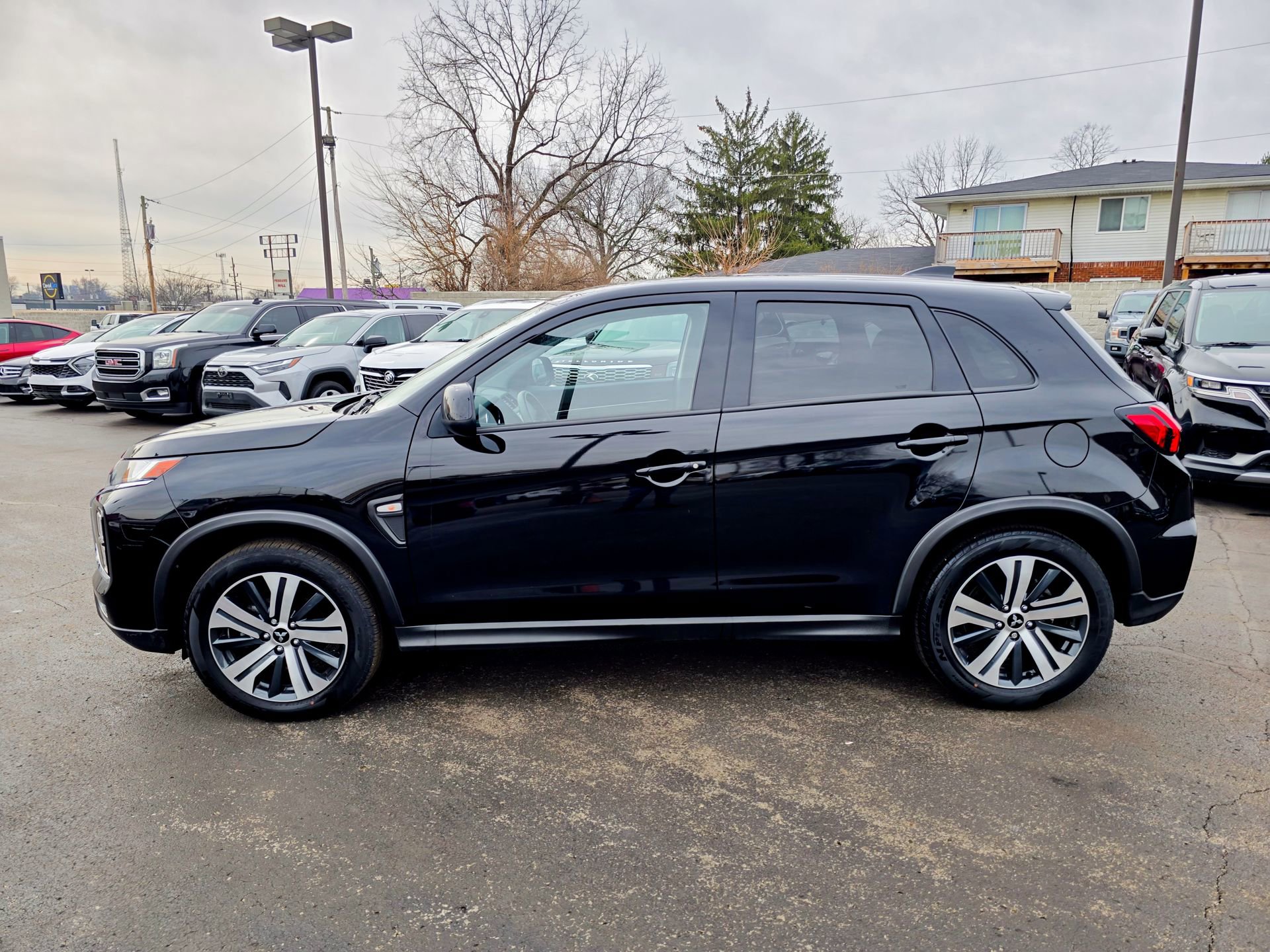 Used 2024 Mitsubishi Outlander Sport LE image 13
