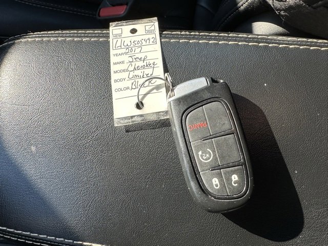 Used 2017 Jeep Cherokee High Altitude w/ Technology Group image 44