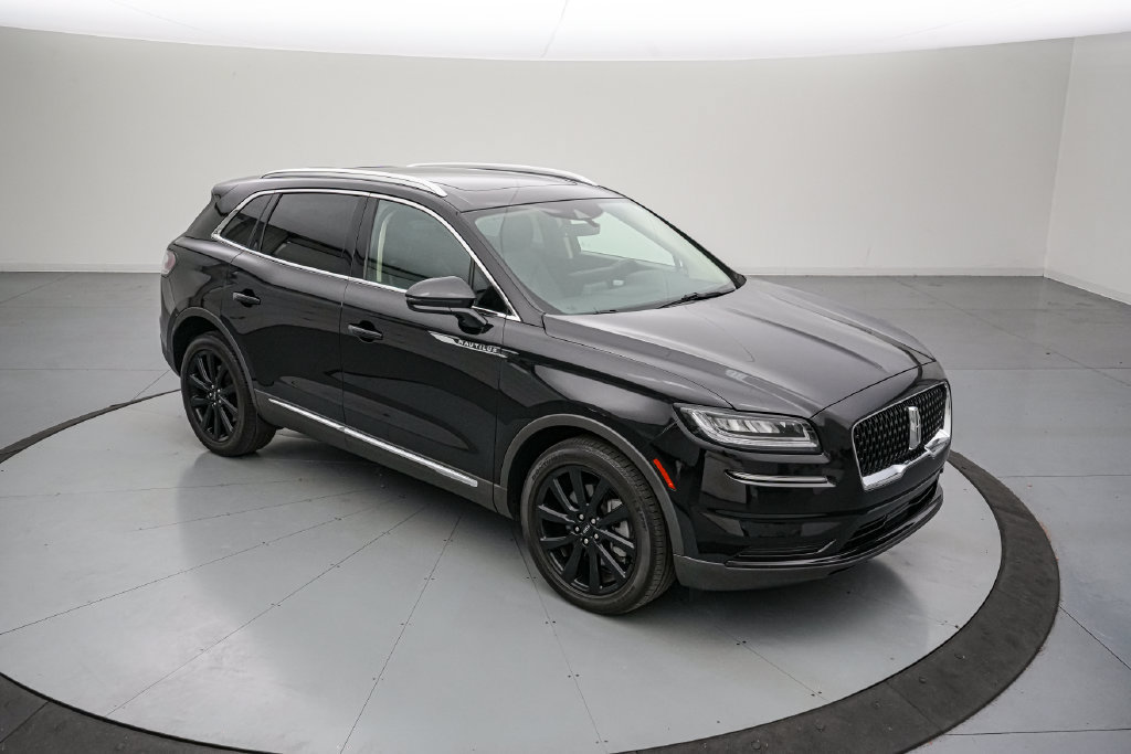 Used 2023 Lincoln Nautilus Reserve w/ Monochromatic Package AWD/4WD image 2