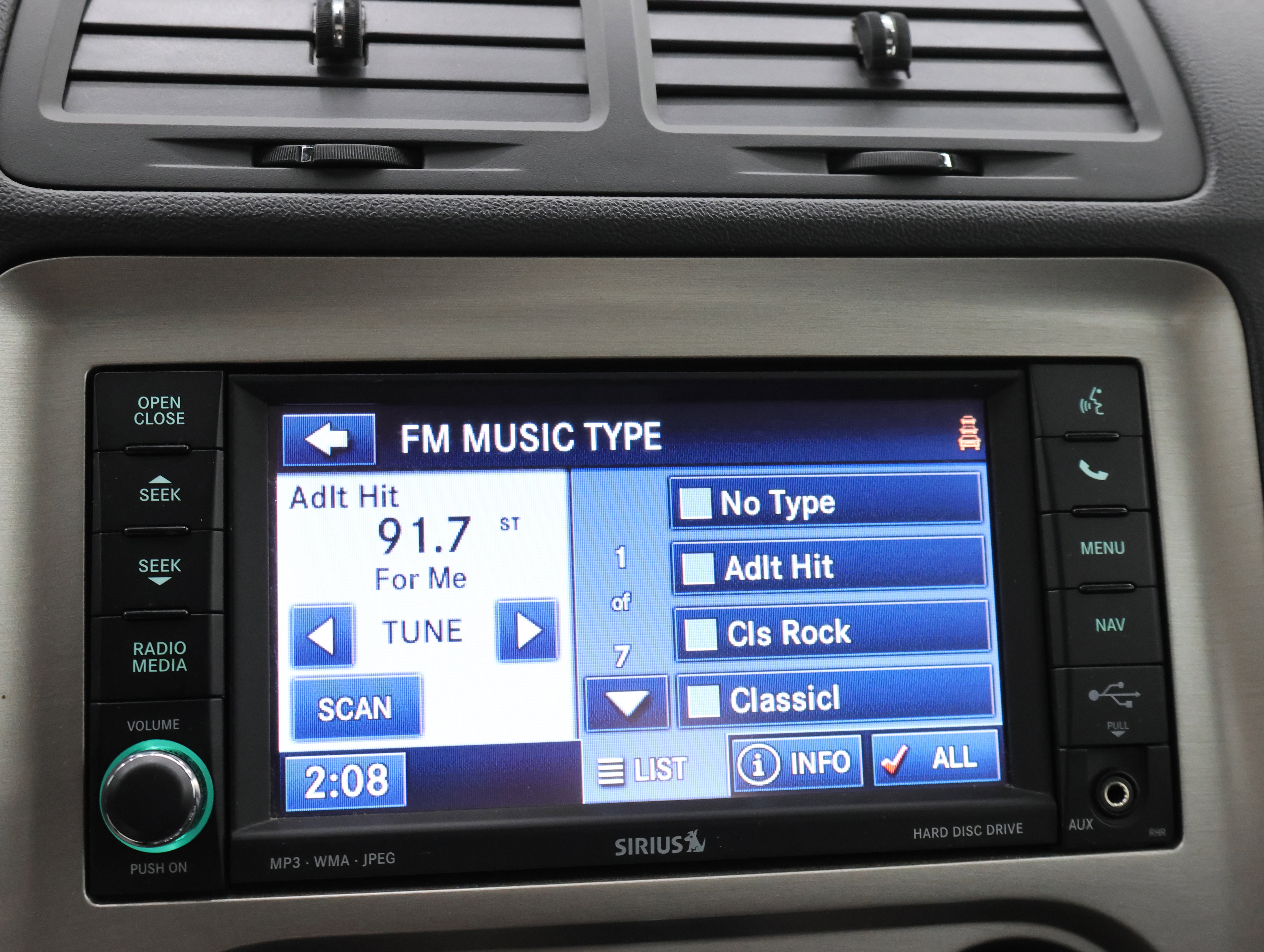 Used 2011 Dodge Challenger SRT8 w/ Green w/Envy Group image 46