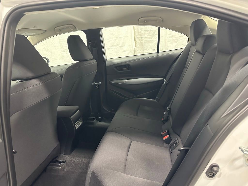 Used 2025 Toyota Corolla LE image 44