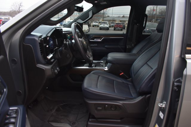Used 2024 Chevrolet Silverado 1500 High Country image 13