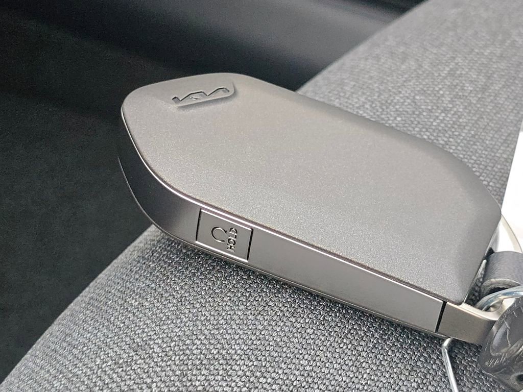 New 2025 Kia K4 LXS image 33