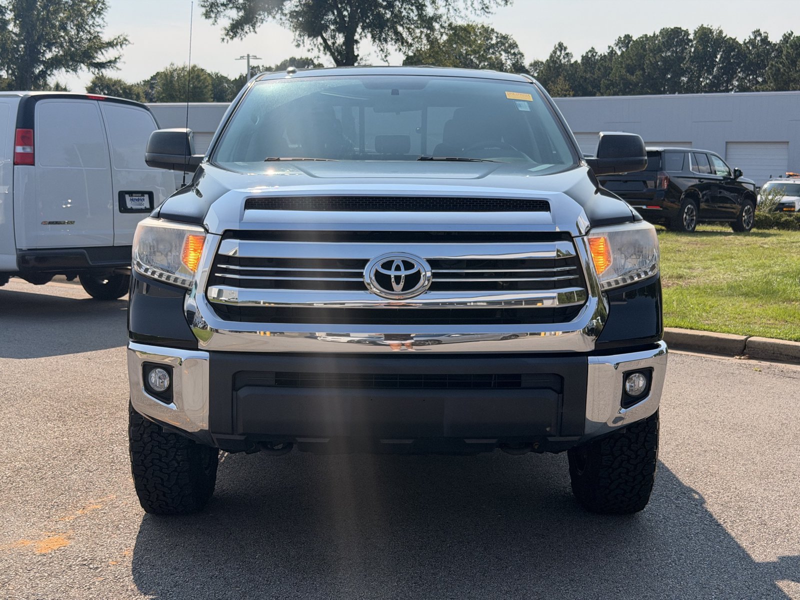 Used 2017 Toyota Tundra SR5 AWD/4WD image 6