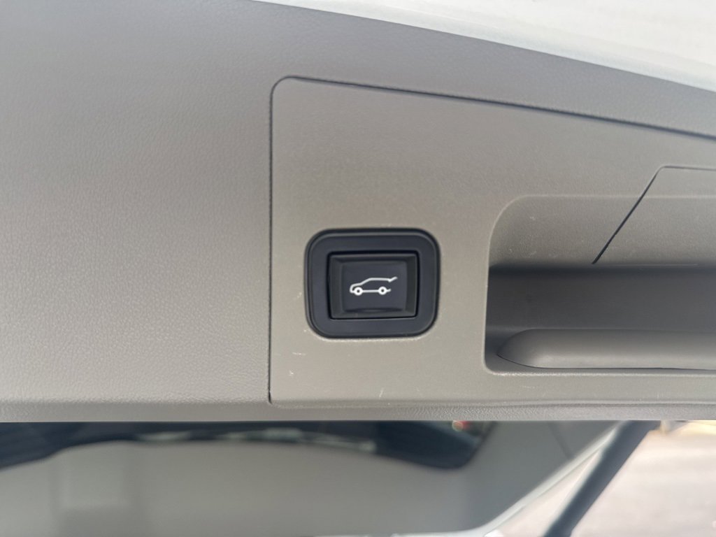 Certified 2022 Cadillac XT5 Premium Luxury w/ Technology Package image 11