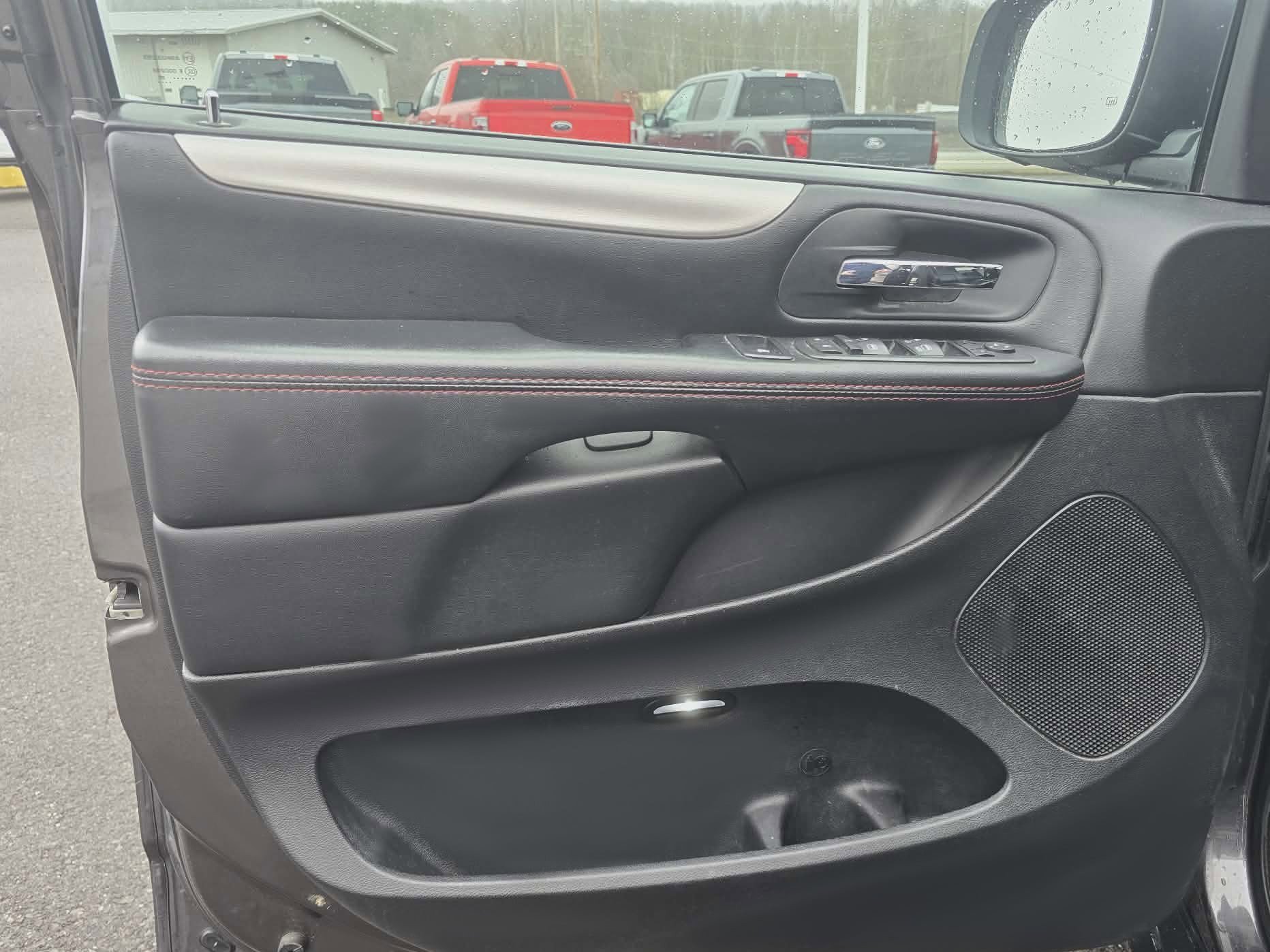 Used 2020 Dodge Grand Caravan GT image 17