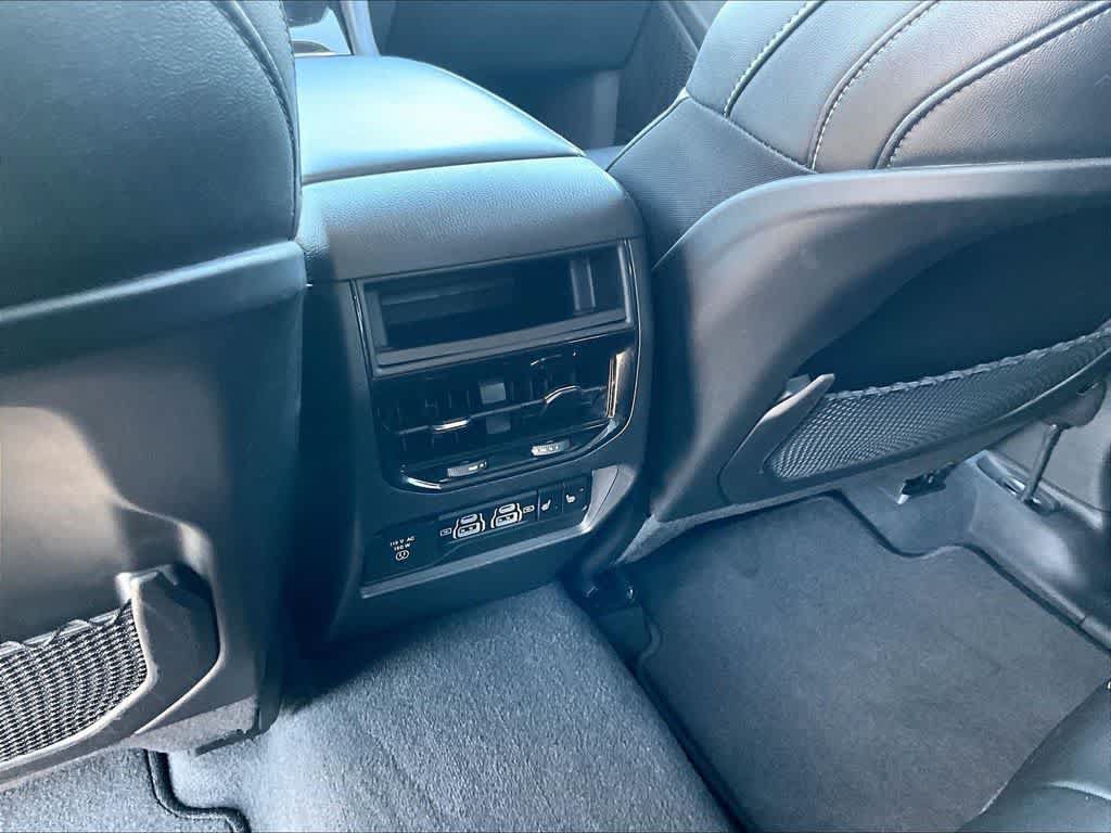 Used 2023 Jeep Grand Cherokee Limited w/ Trailer Tow Prep Group (B) AWD/4WD image 12