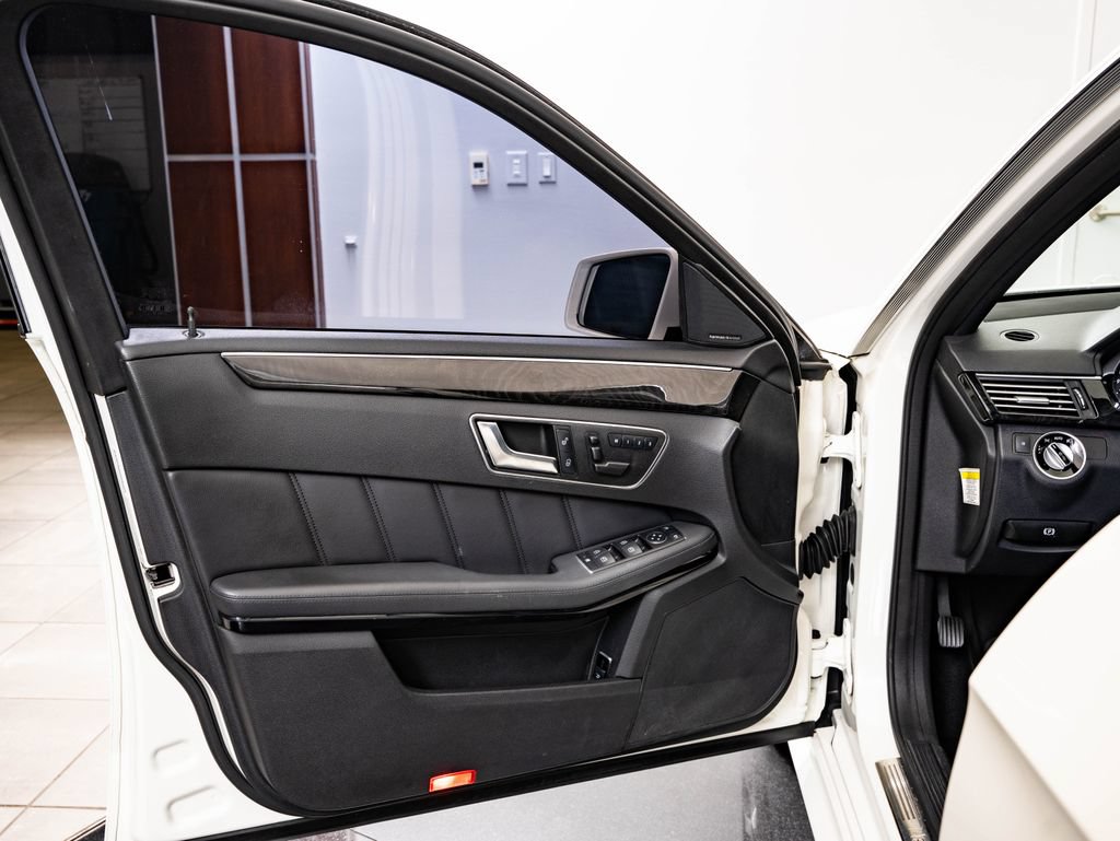Used 2012 Mercedes-Benz E 350 4MATIC Sedan image 26