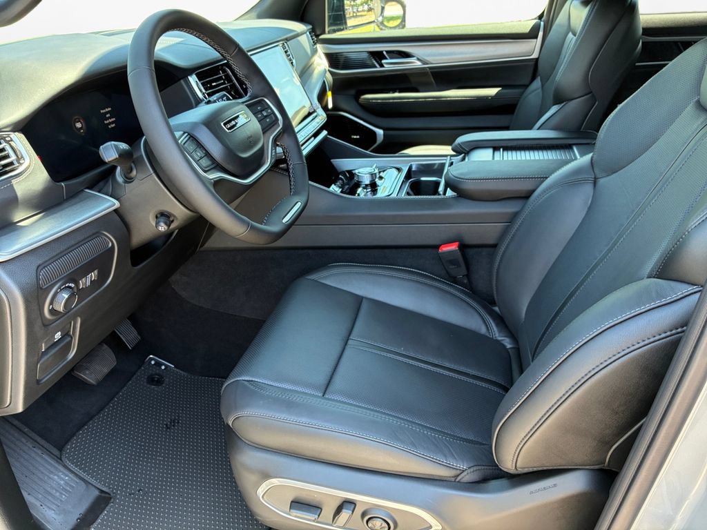 New 2026 Jeep Grand Wagoneer Limited AWD/4WD image 19