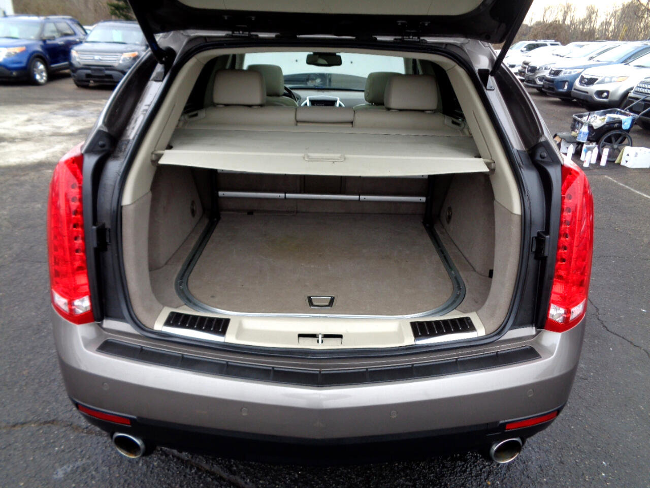 Used 2011 Cadillac SRX Luxury image 31