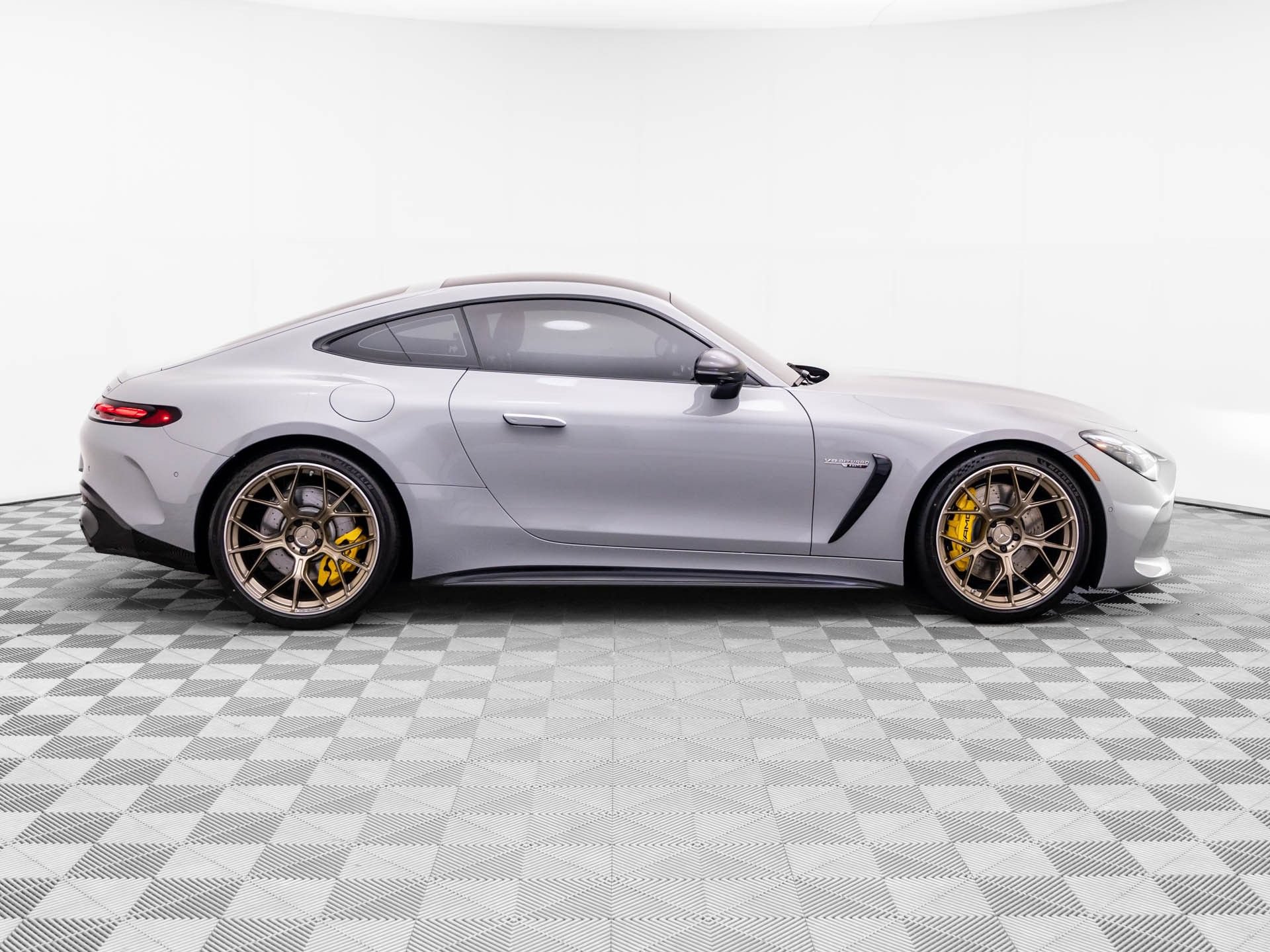 Used 2025 Mercedes-Benz AMG GT 63 image 6