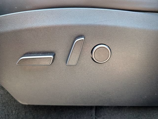 Used 2023 Tesla Model Y Long Range AWD/4WD image 16