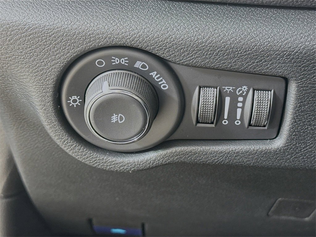 New 2026 Chrysler Pacifica Select image 10