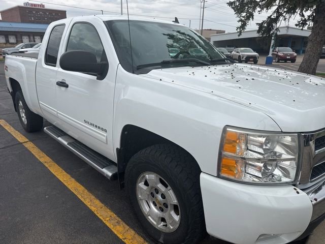 Used 2010 Chevrolet Silverado 1500 LT w/ Power Pack Plus AWD/4WD image 2