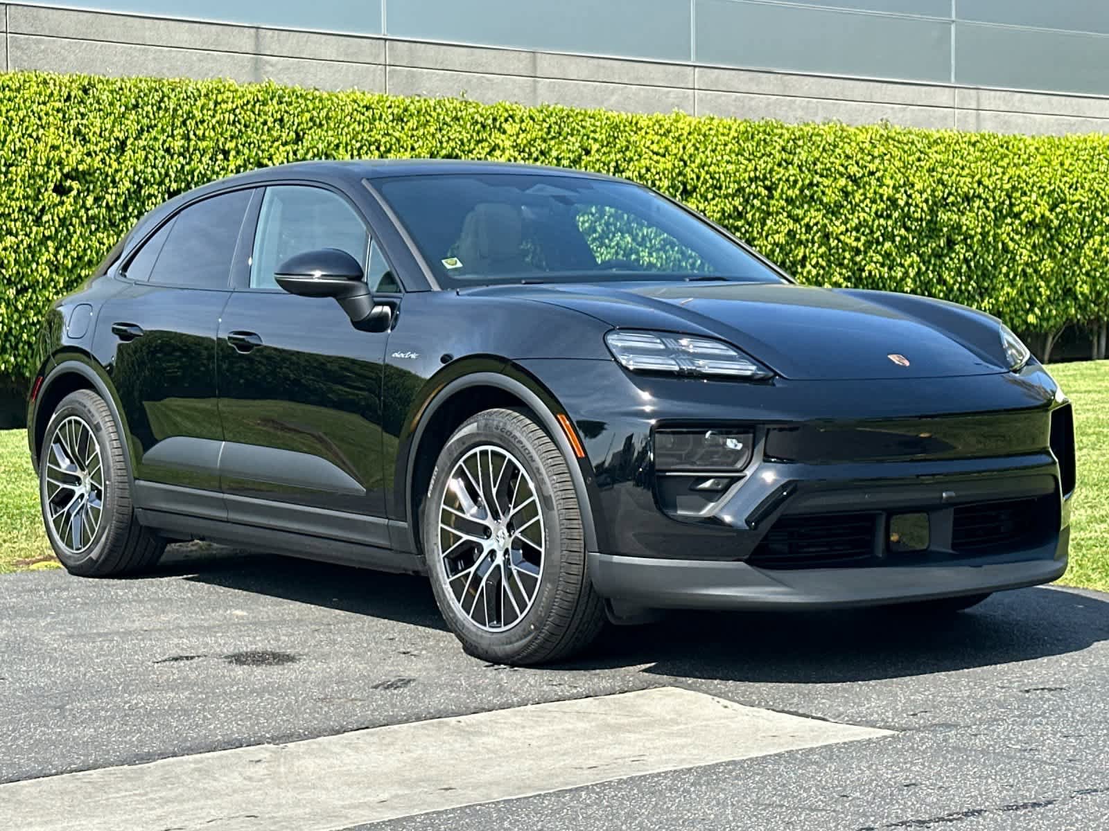 New 2026 Porsche Macan Electric RWD image 10