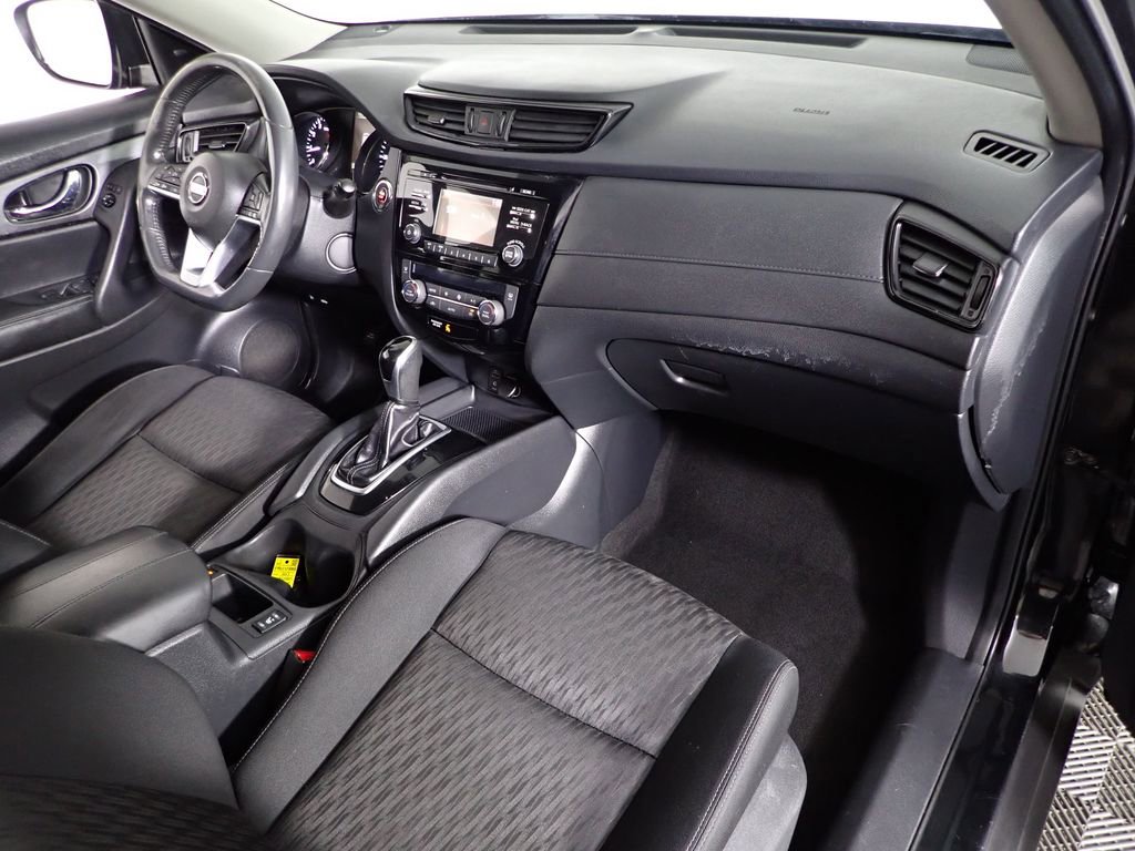 Used 2017 Nissan Rogue SV image 35