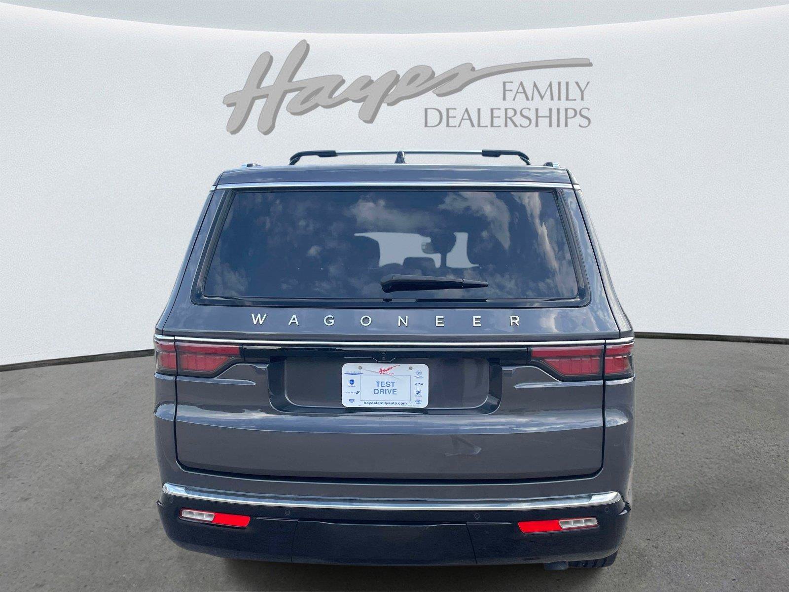 Used 2024 Jeep Wagoneer 4WD w/ Premium Group I image 4