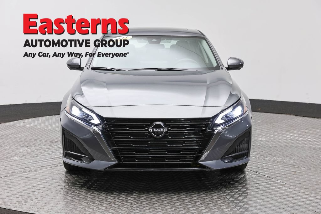 Used 2023 Nissan Altima 2.5 SL AWD/4WD image 2