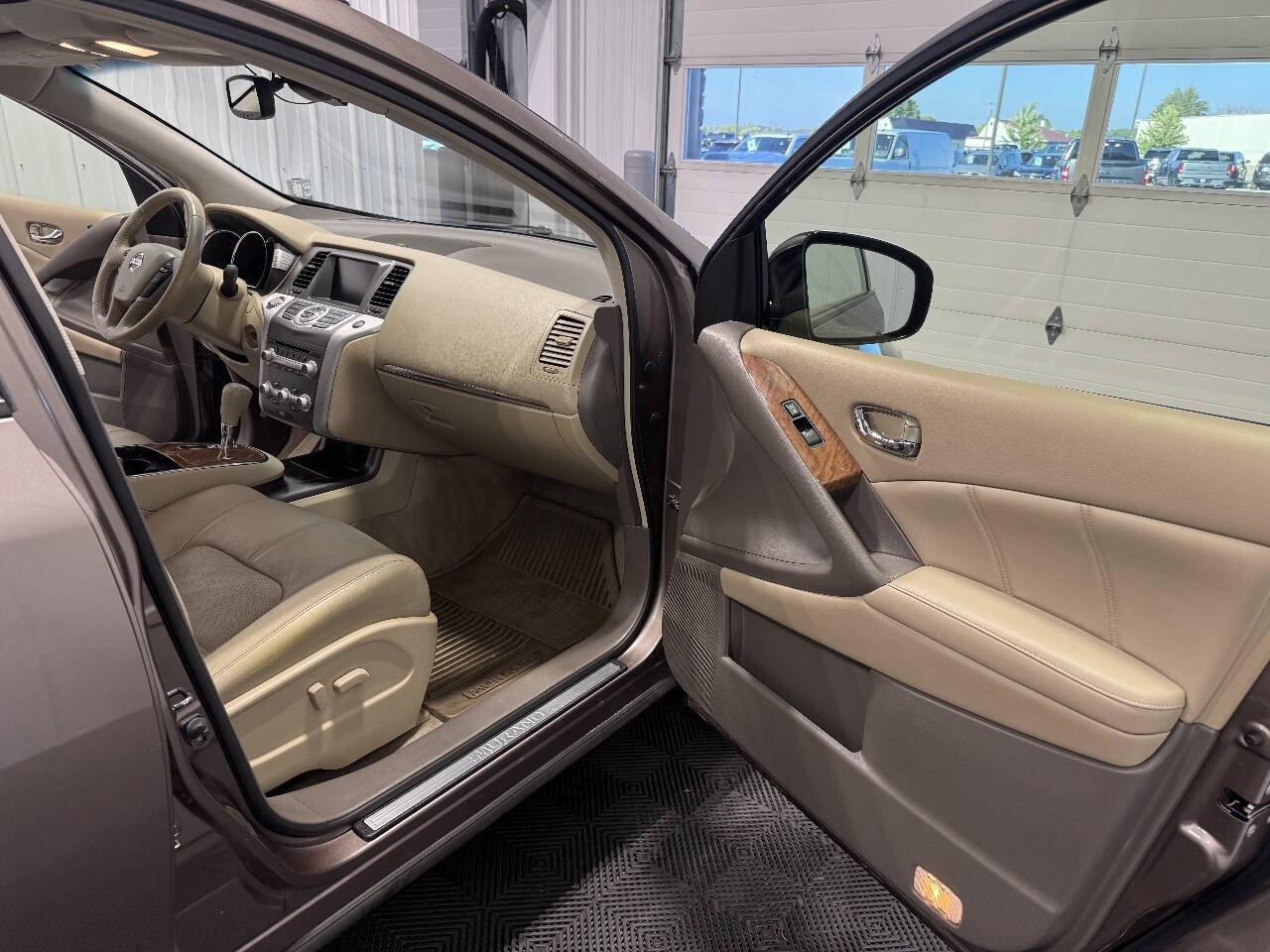 Used 2014 Nissan Murano LE AWD/4WD image 18