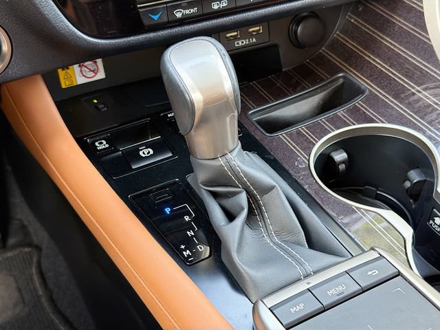 Used 2022 Lexus RX 350L Luxury w/ Accessory Package (Z1) FWD image 29