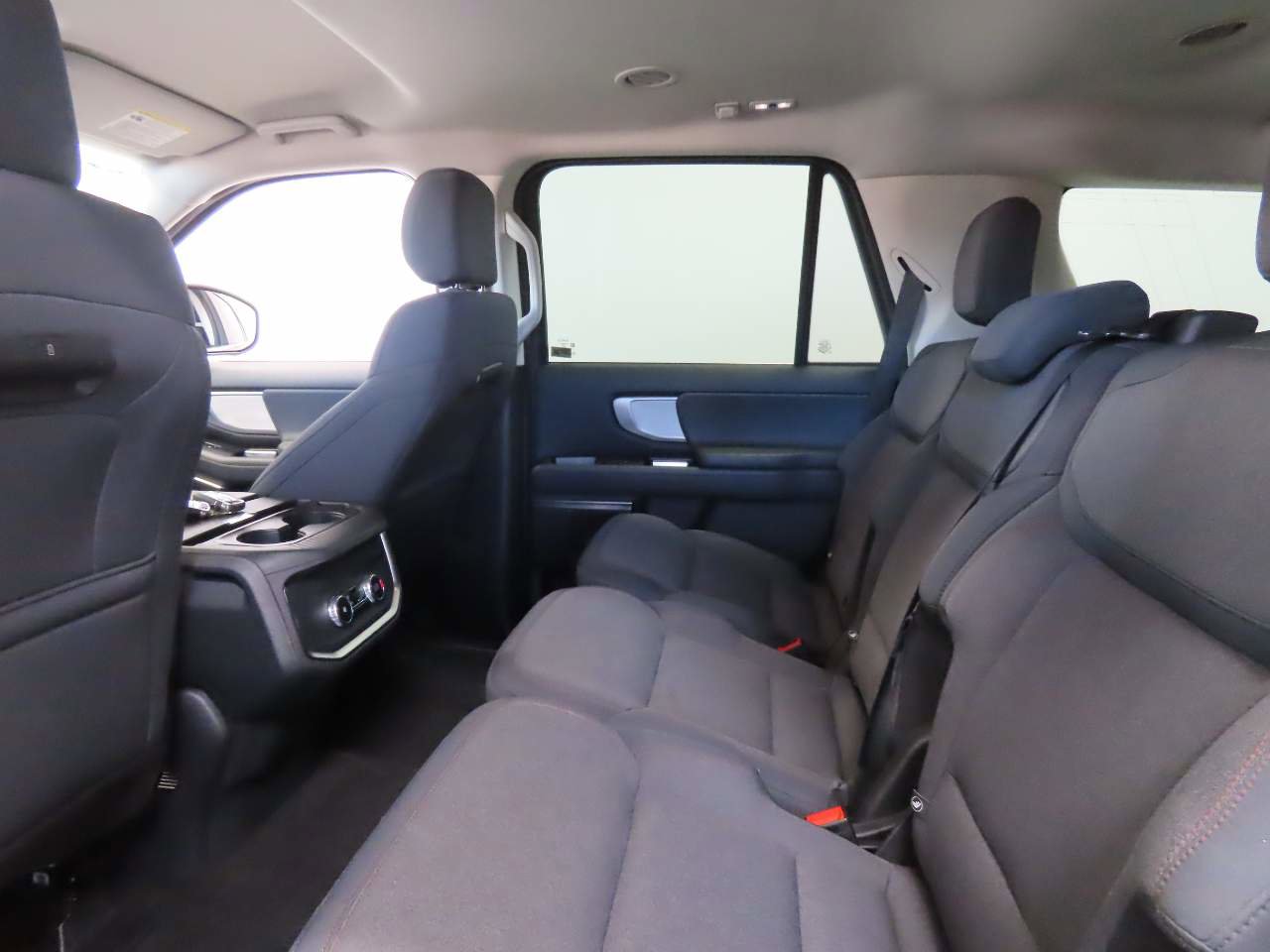 Used 2025 Ford Expedition Active RWD image 15