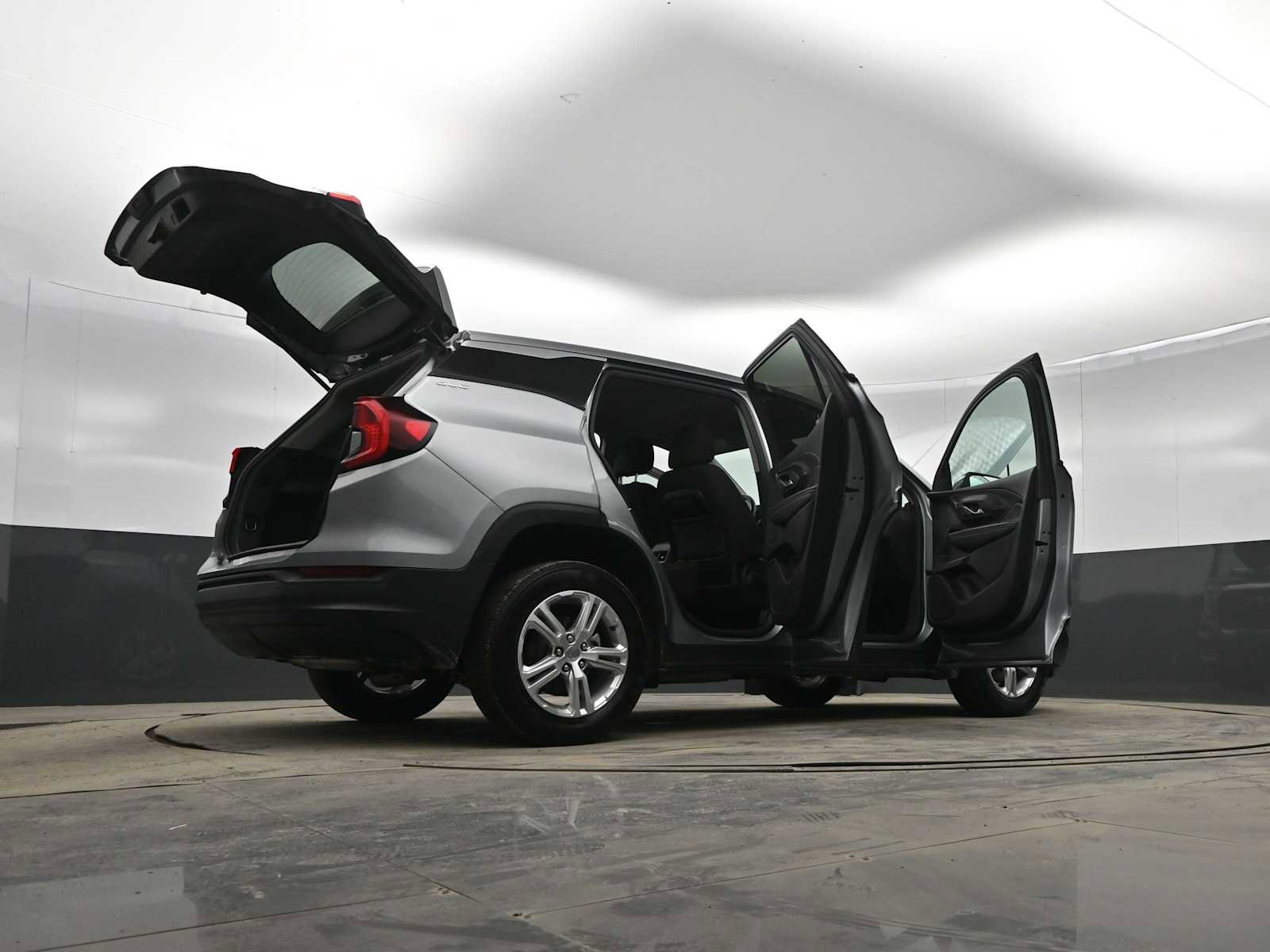 Used 2024 GMC Terrain SLE image 42