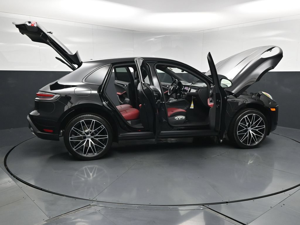 New 2026 Porsche Macan AWD/4WD image 35