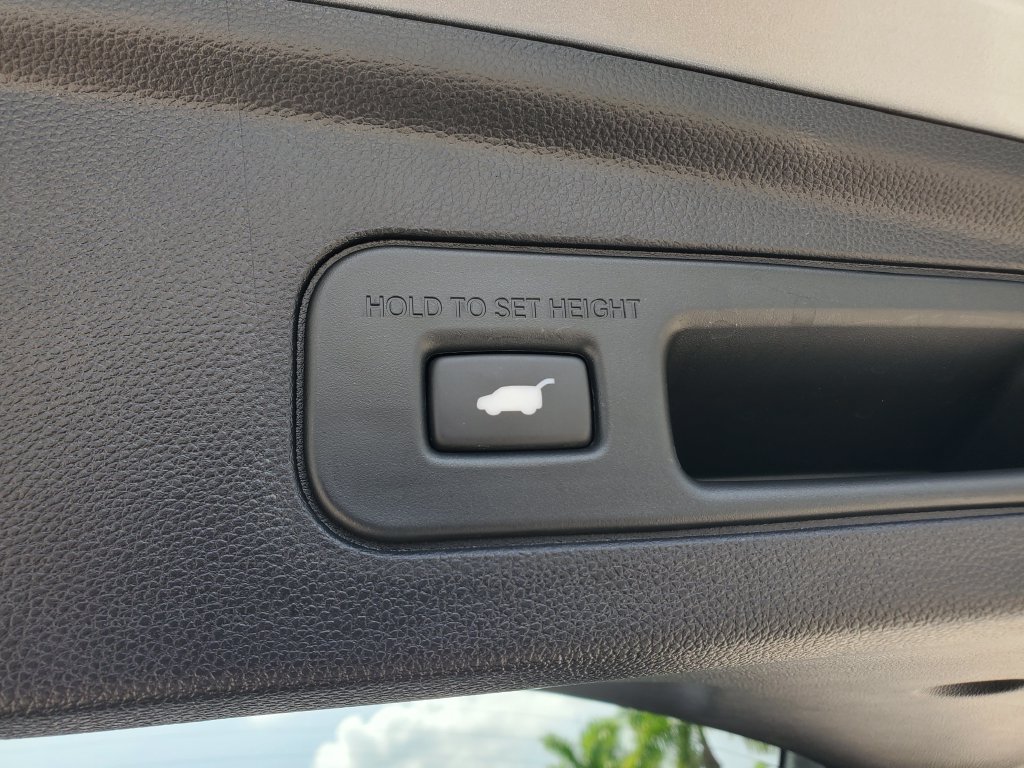 Certified 2024 Acura MDX w/ Technology Package FWD image 9