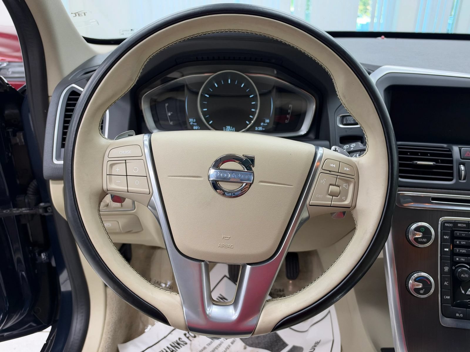 Used 2015 Volvo XC60 T6 AWD/4WD image 27