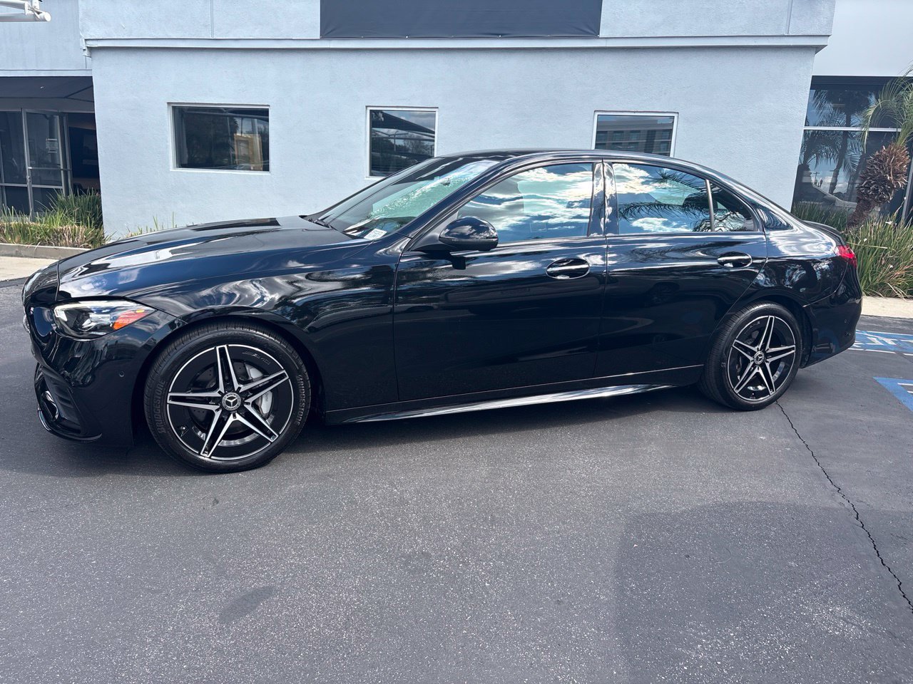 Used 2023 Mercedes-Benz C 300 4MATIC Sedan image 2