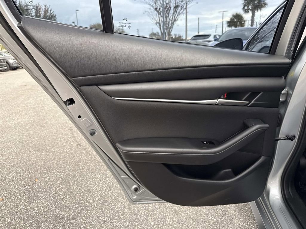 Used 2021 MAZDA MAZDA3 Sedan image 13