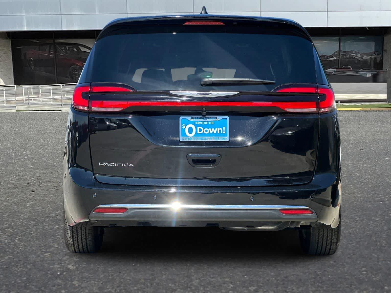 Used 2026 Chrysler Pacifica Select FWD image 8