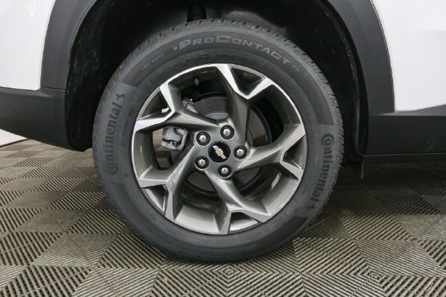 Used 2025 Chevrolet Trax LT w/ Driver Confidence Package FWD image 15