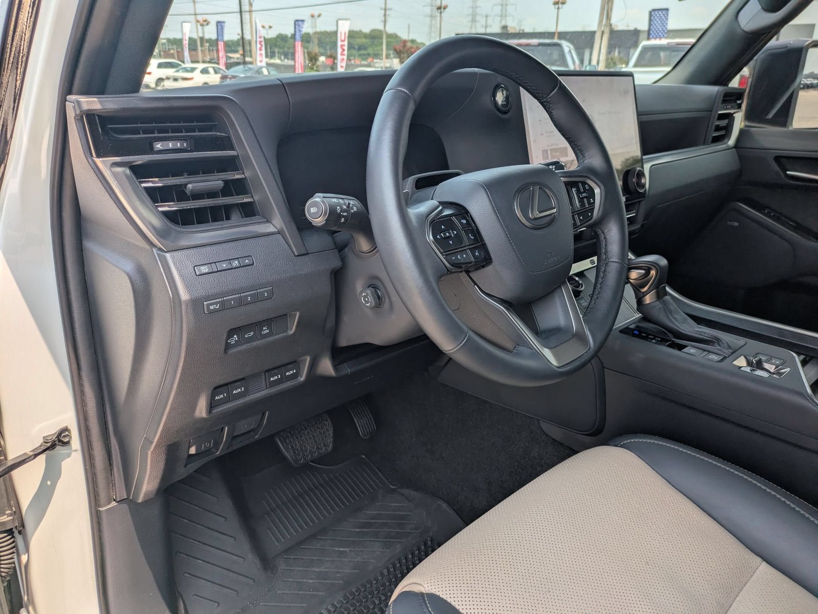 Used 2025 Lexus GX 550 AWD/4WD image 10