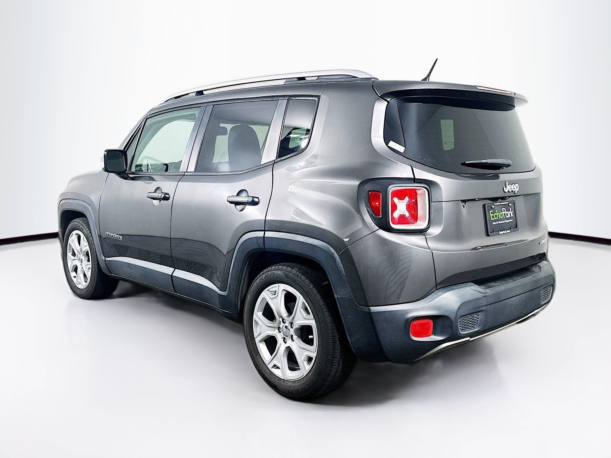 Used 2016 Jeep Renegade Limited FWD image 5