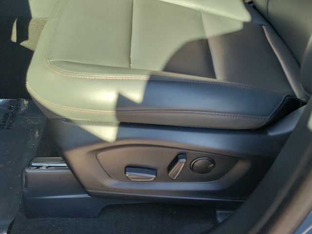 Used 2025 Ford Explorer Active w/ Active Comfort Package RWD image 13