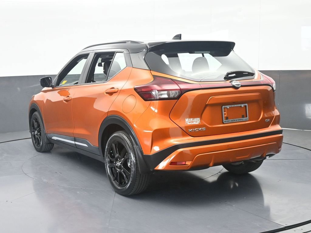 Used 2023 Nissan Kicks SR w/ SR Premium Package FWD image 4
