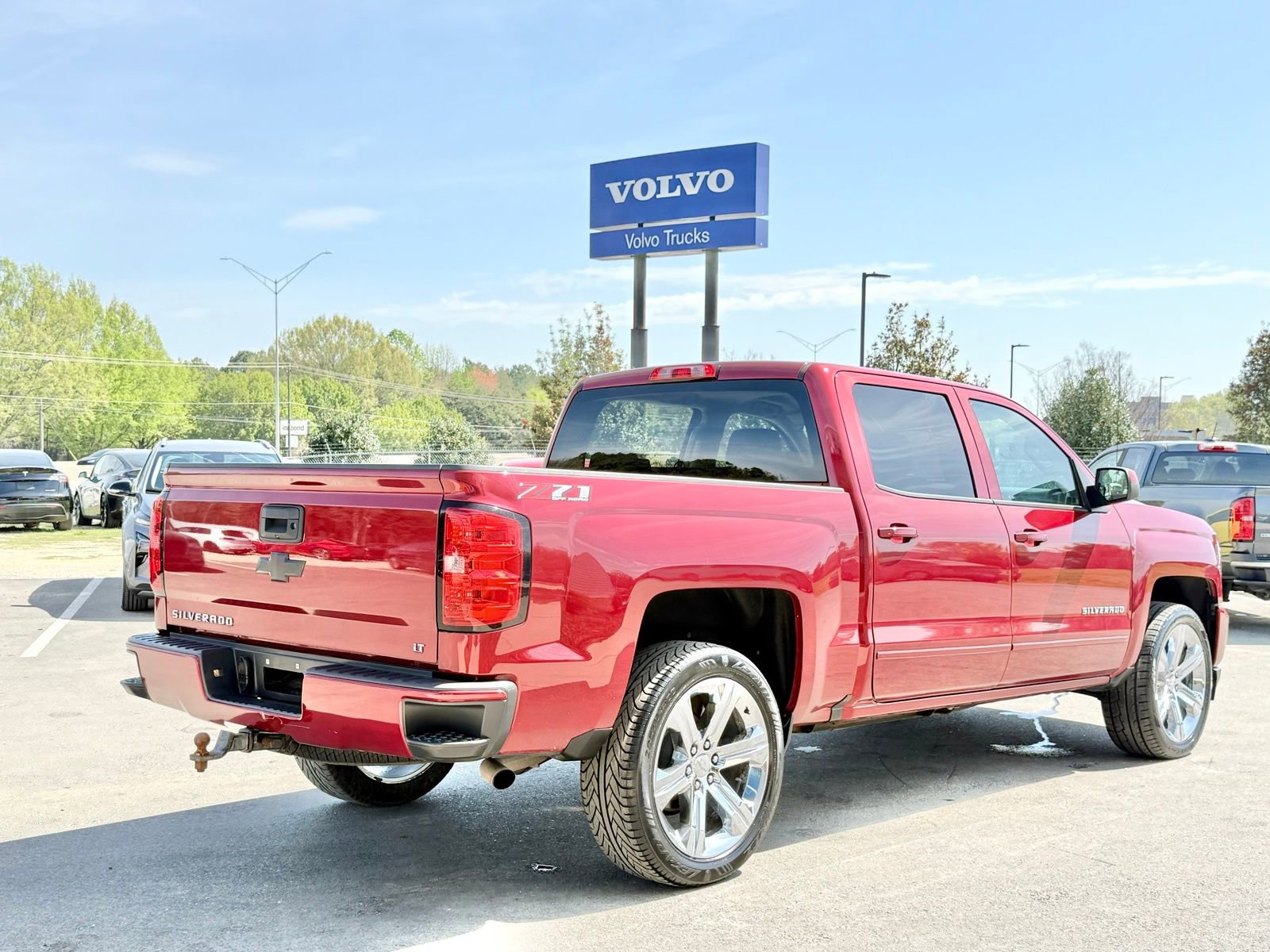 Used 2018 Chevrolet Silverado 1500 LT w/ All Star Edition AWD/4WD image 12