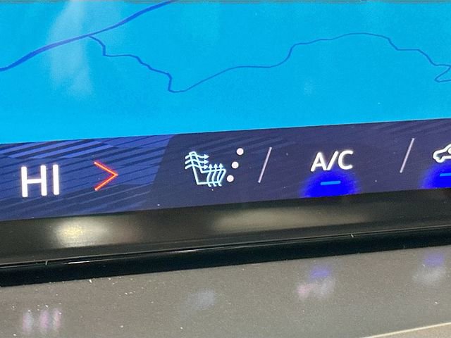 New 2026 Chevrolet Traverse LT w/ LPO, Floor Liner Package image 21